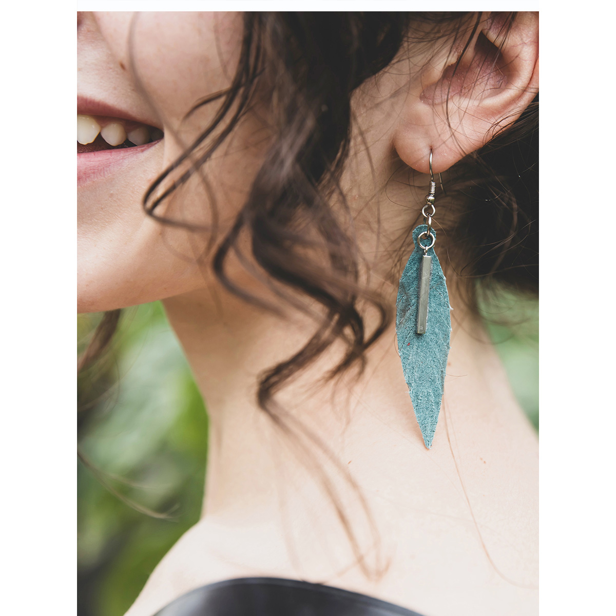 turquoise-leather-earrings-the-leather-smithy-WEB